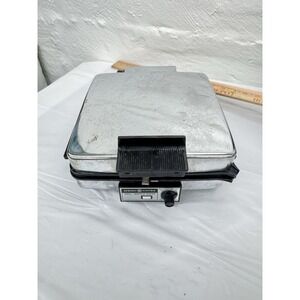 VTG. General Electric GE Waffle Maker Grill A2G48T Made in USA Great Condition